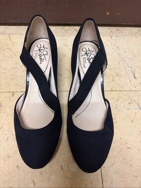 Life Stride Black Cross-Strap Women's Heels